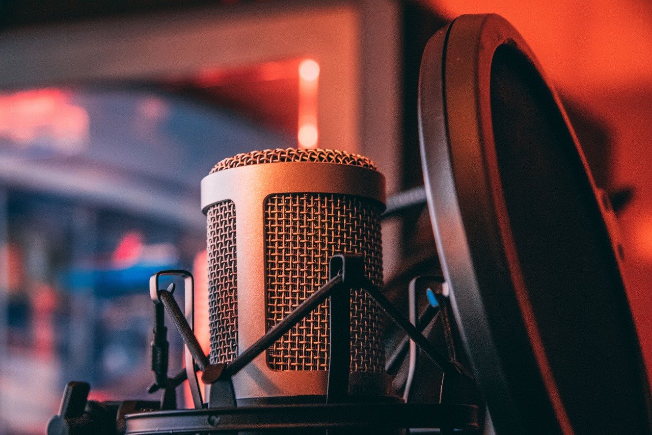 Amazon’s Alexa Now Generates Custom Podcasts Using AI