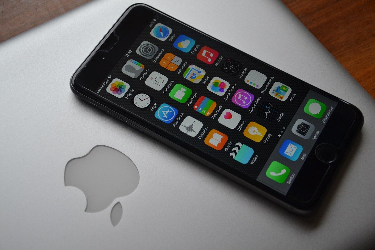 Apple iPhone 18 Pro to Feature Smaller Dynamic Island, New Colors