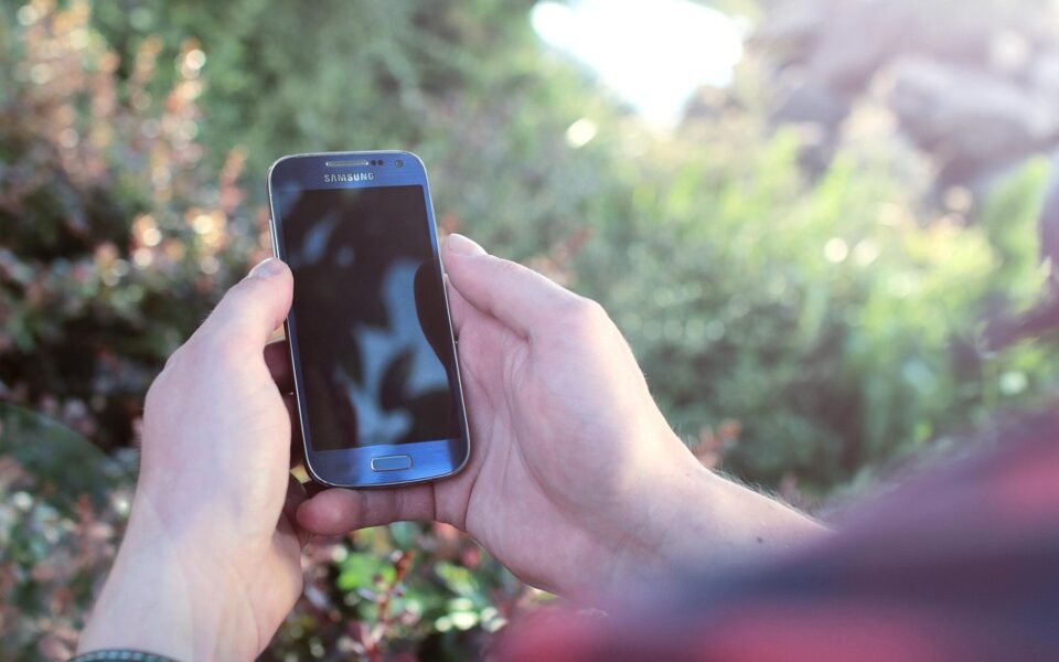 Samsung Galaxy S27 Ultra May Drop 3x Zoom for Bigger Battery