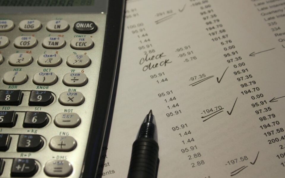 Unity Software Q4 Revenue Surges 35% to $609 Million Amid Loss