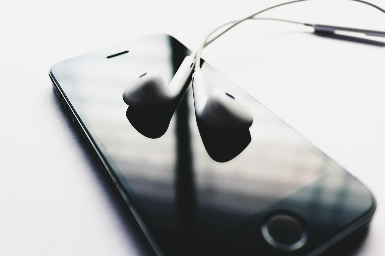 AirPods Pro 2: How Subtle Upgrades Enhanced Daily Use Experience