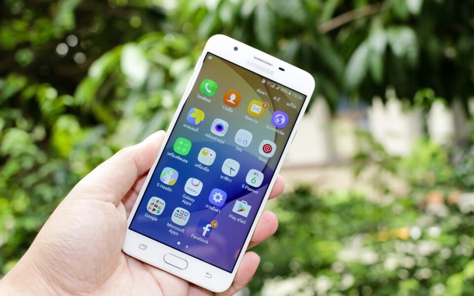 Samsung Galaxy S26 Offered Free with T-Mobile Plans, $900 Value