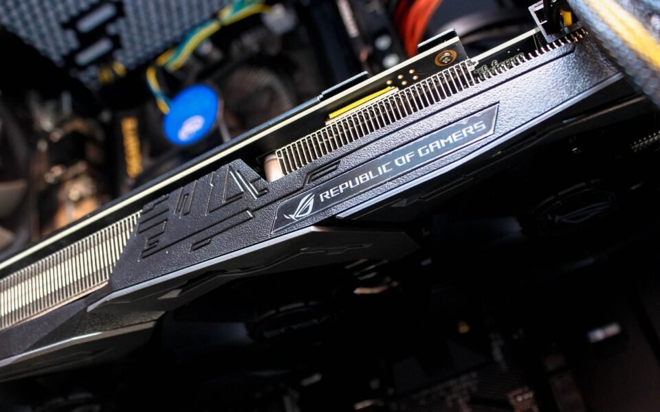 Gigabyte RTX 5080 AERO OC Graphics Card Delivers Power and Style