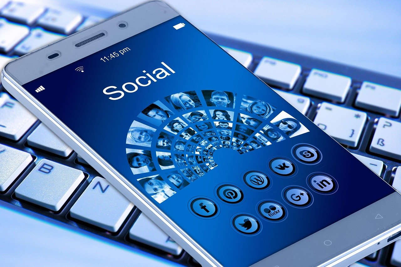 Amazon’s Spring Sale Offers Up to $300 Off MacBooks Until March 31