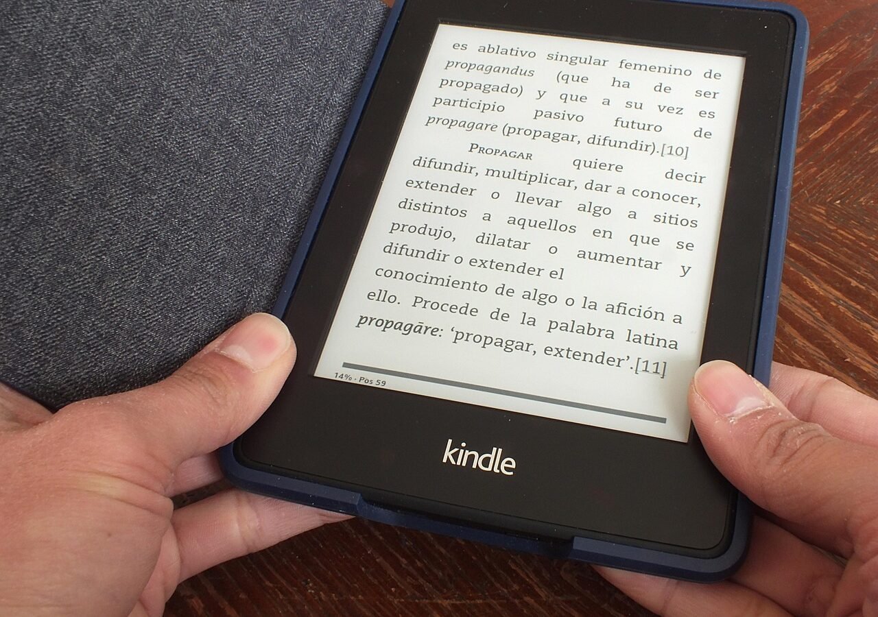 Dory Sign: A Smart E Ink Display That Values Simplicity