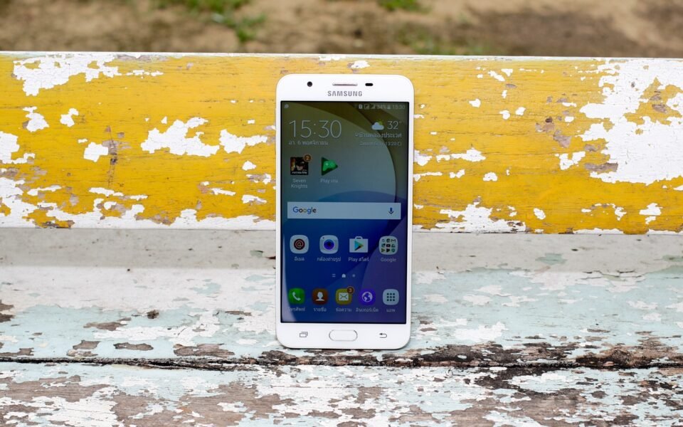 Galaxy Z Flip 8 Could Be Last in Samsung’s Foldable Series Amid Rising Costs