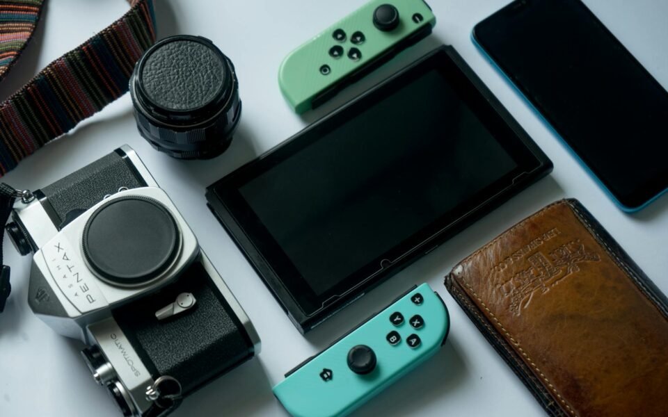 Nostalgic iPhone 17 Pro Cases: Spigen’s Mac Classic and Pela’s Cassette