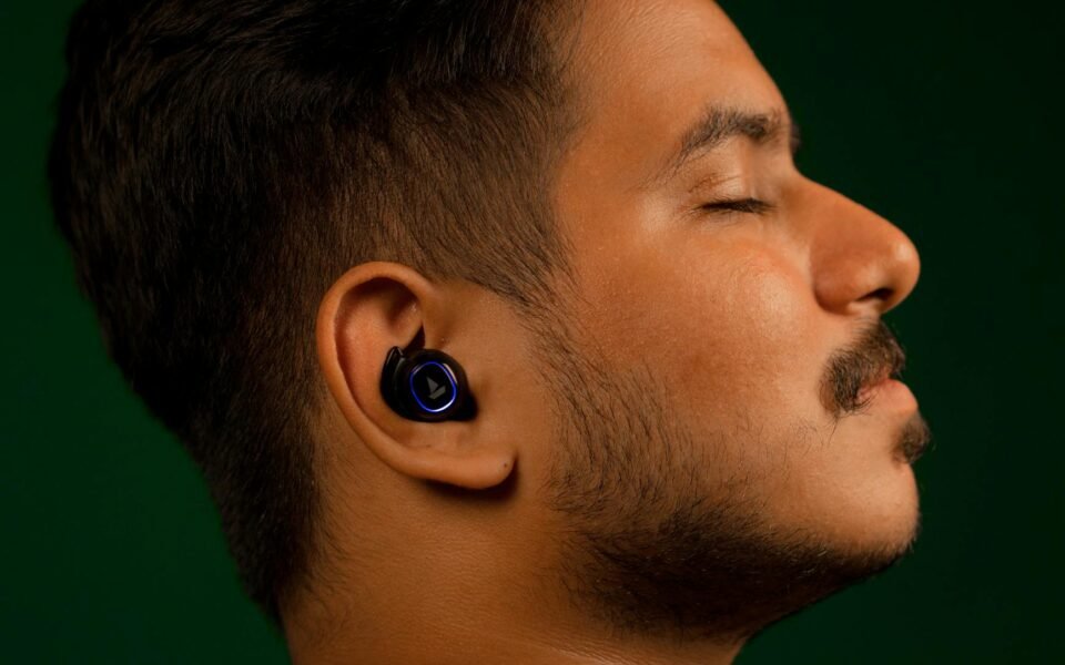 Amazon Slashes Prices on AirPods Pro 3 and M5 MacBook Air Models