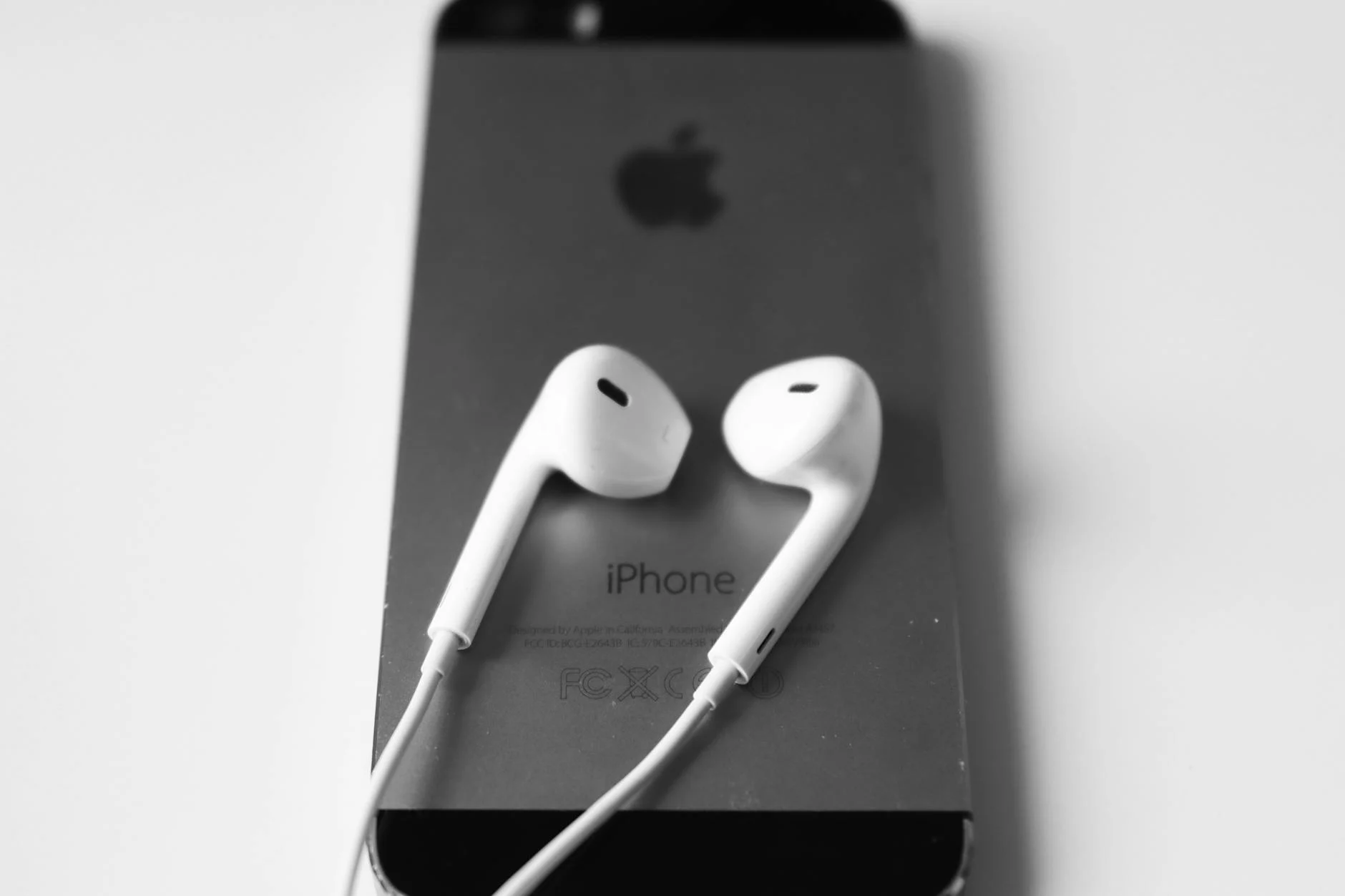 iOS 27 Enhances Genmoji with Photo and Phrase Suggestions