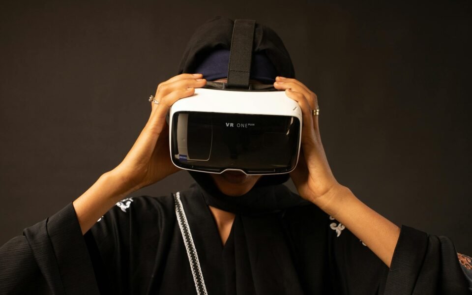 Google Unveils Smart Glasses Amid AI Consumer Trends and Deed Theft Concerns