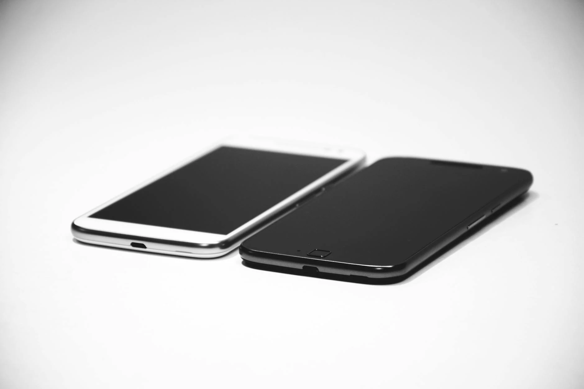 OnePlus Halts OxygenOS 16.0.7 and 16.0.5 Updates Due to Issues