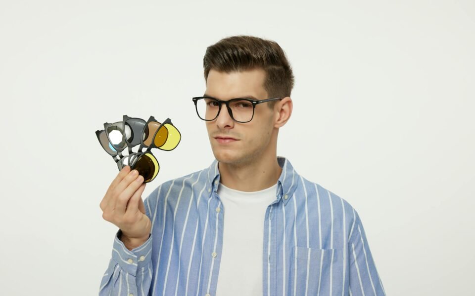 OHO Sunshine’s GlobeEar Smart Glasses Combine AI Translation and Audio for $299