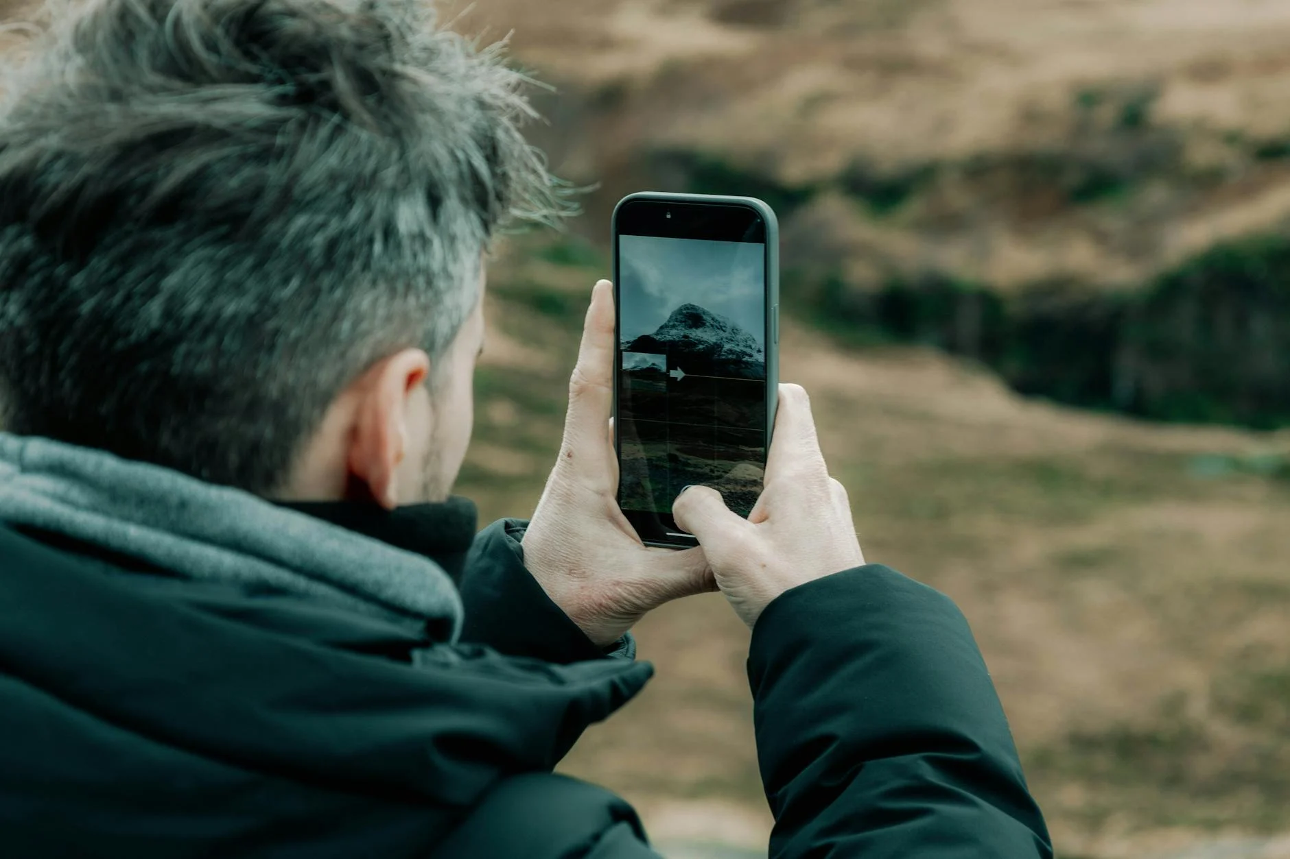 ZEERA MagSkin Pro Offers a Slim Fix for iPhone 17 Pro Max Wobble