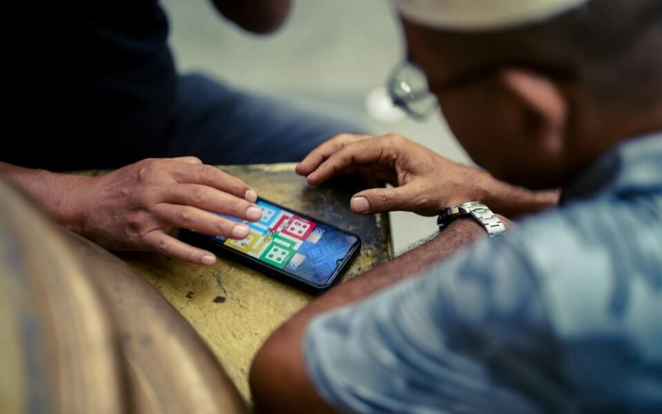 Motorola Edge 70 Hits €400: A Slim Powerhouse with 50MP Cameras