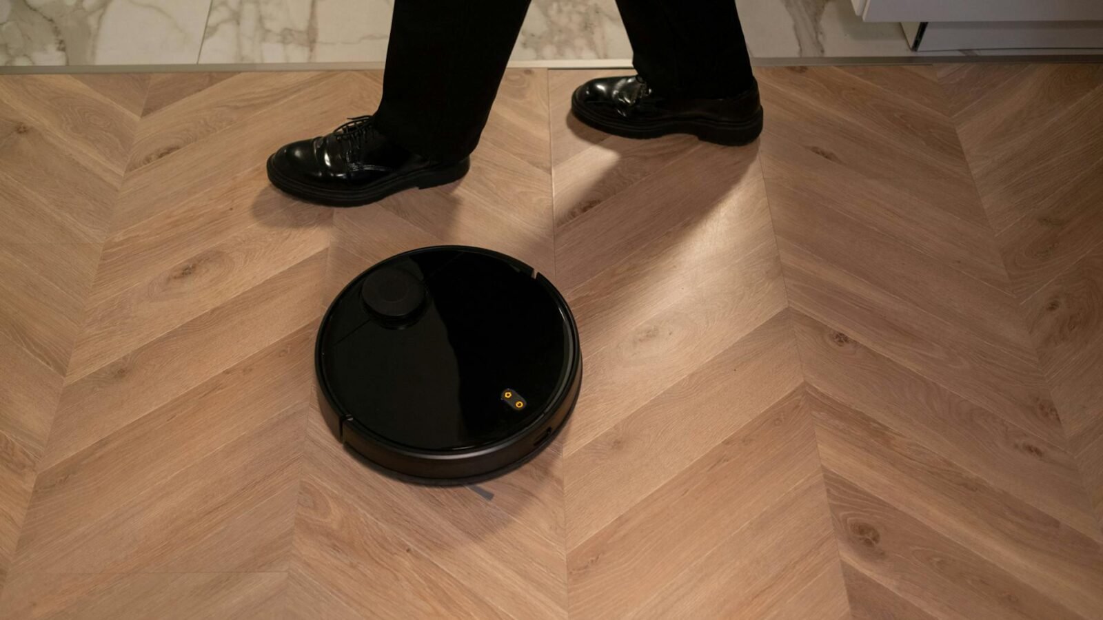 Roborock Launches Saros 20 Sonic Amid Partnership with Real Madrid