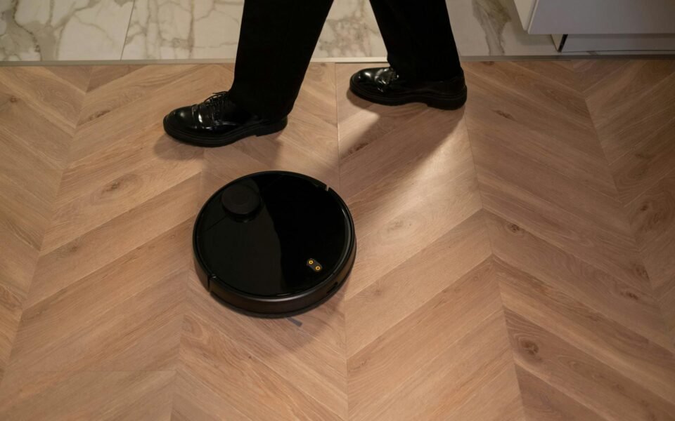 Roborock Launches Saros 20 Sonic Amid Partnership with Real Madrid