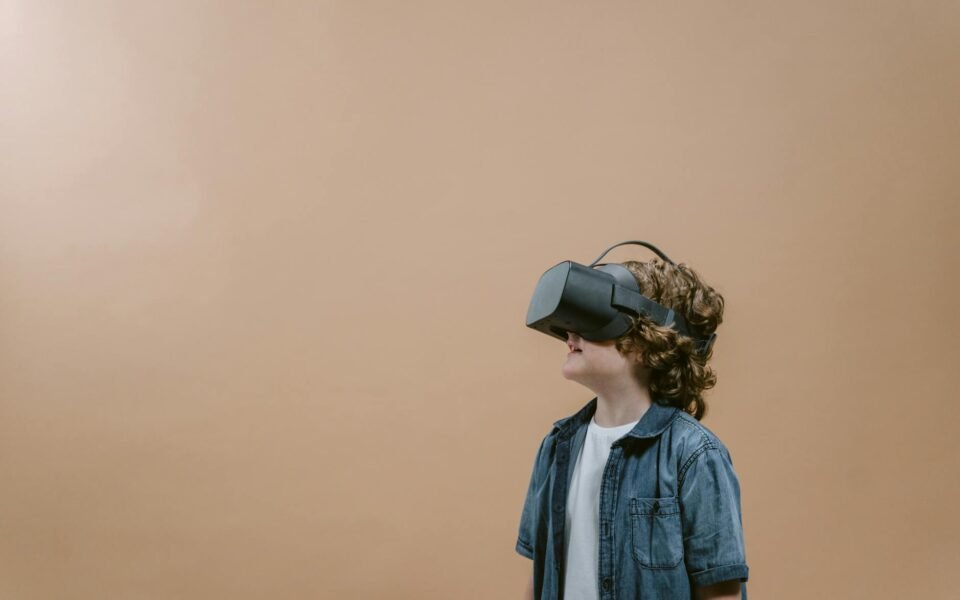 Snap’s AR Glasses Set for Fall 2023 Launch at $2,500