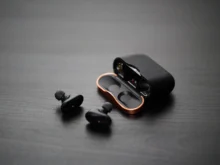 Apple — audio — Apple, AirPods
