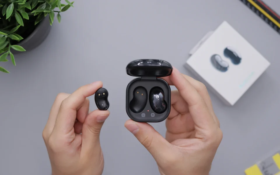 Apple AirPods Pro 3 Price Drops During Memorial Day Sales