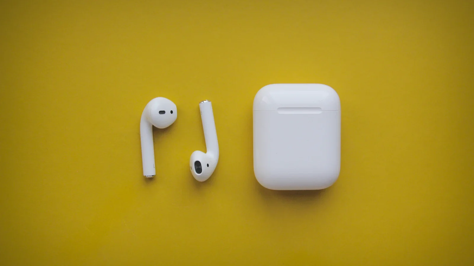 New Apple Over-Ear Headphones Spotted in FCC Filing for 2026