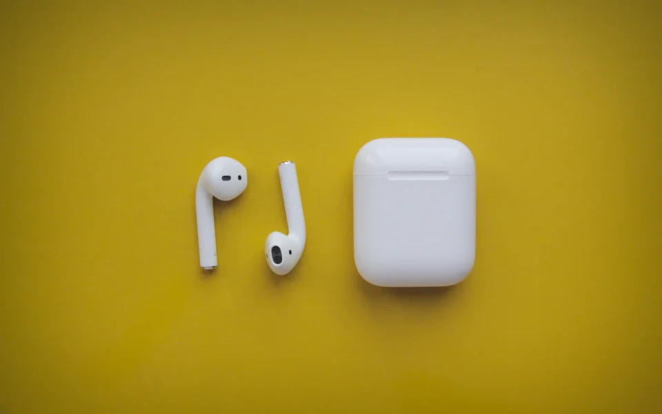 New Apple Over-Ear Headphones Spotted in FCC Filing for 2026