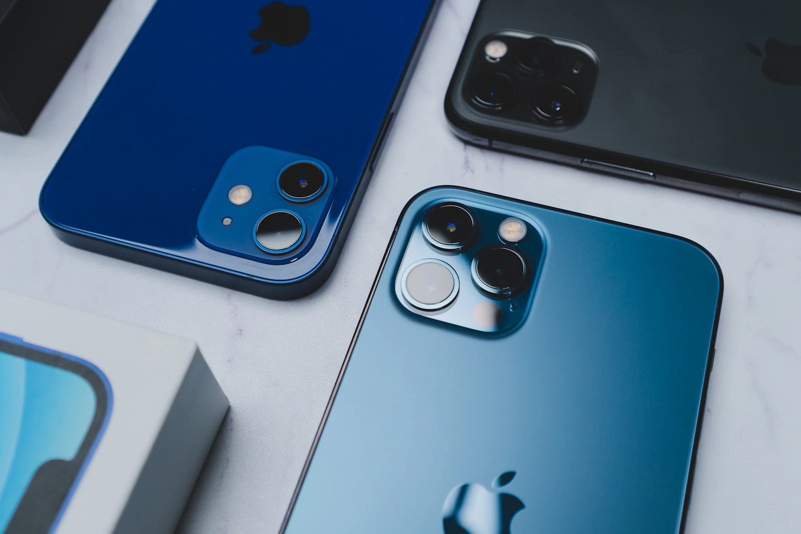 Apple Gains Momentum as Samsung Delays Galaxy S26 Launch