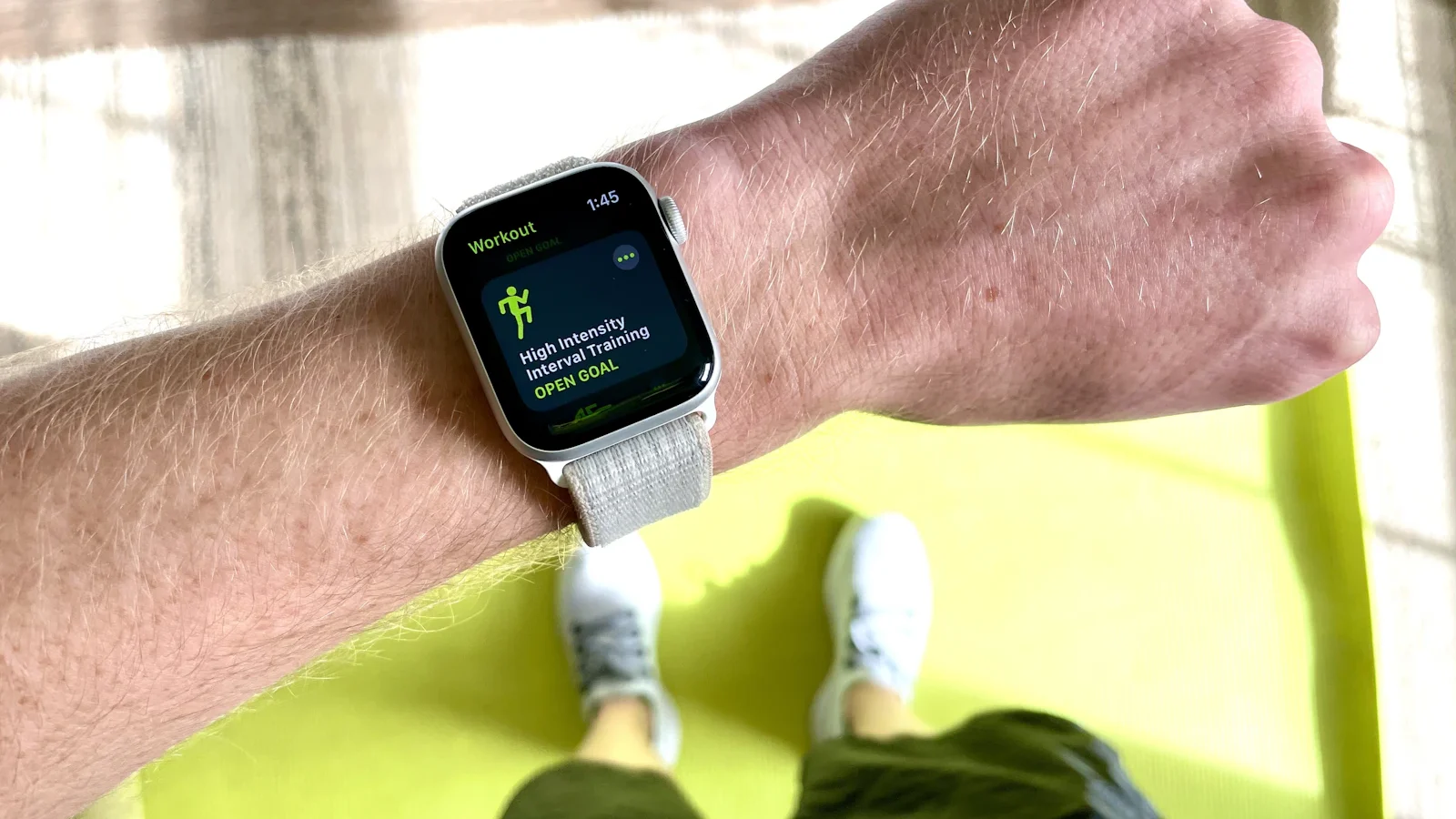 Google Fitbit Air Arrives Early but Faces Android App Glitch