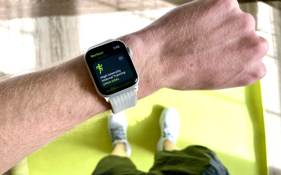Google Fitbit Air Arrives Early but Faces Android App Glitch