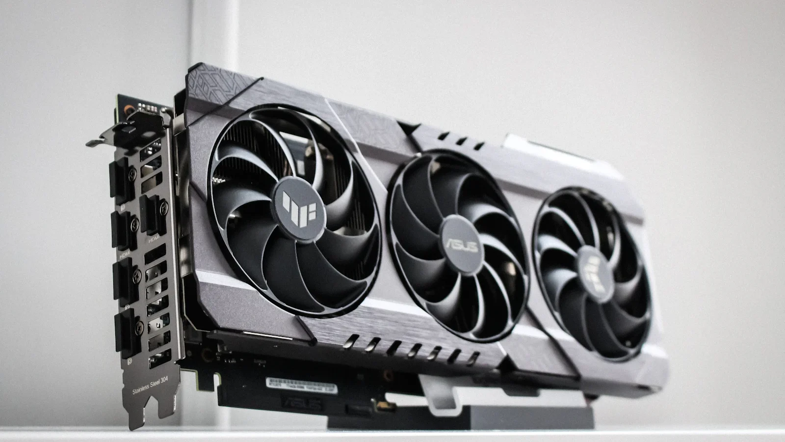 Intel’s Core 9 273PQE Falls Short Against i9-13900K in Gaming Tests