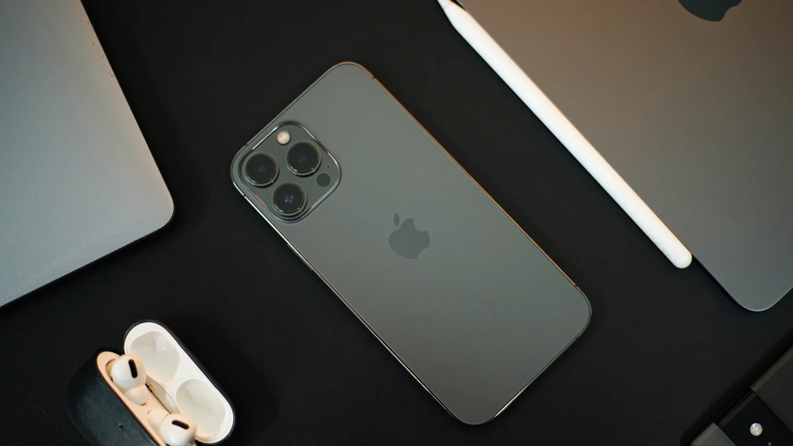 Apple M4 Max: New 3nm Chip Enhances Local AI Performance