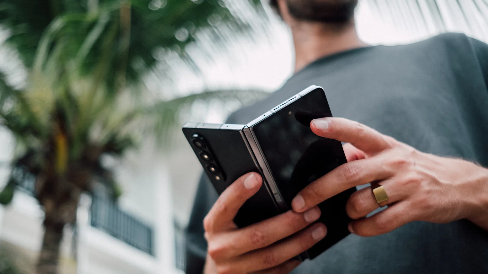 iPhone 18 Pro and Pro Max Screen Protectors Hint at 7-Inch Displays