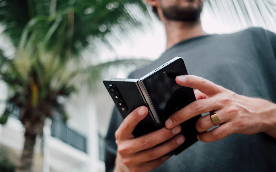 iPhone 18 Pro and Pro Max Screen Protectors Hint at 7-Inch Displays